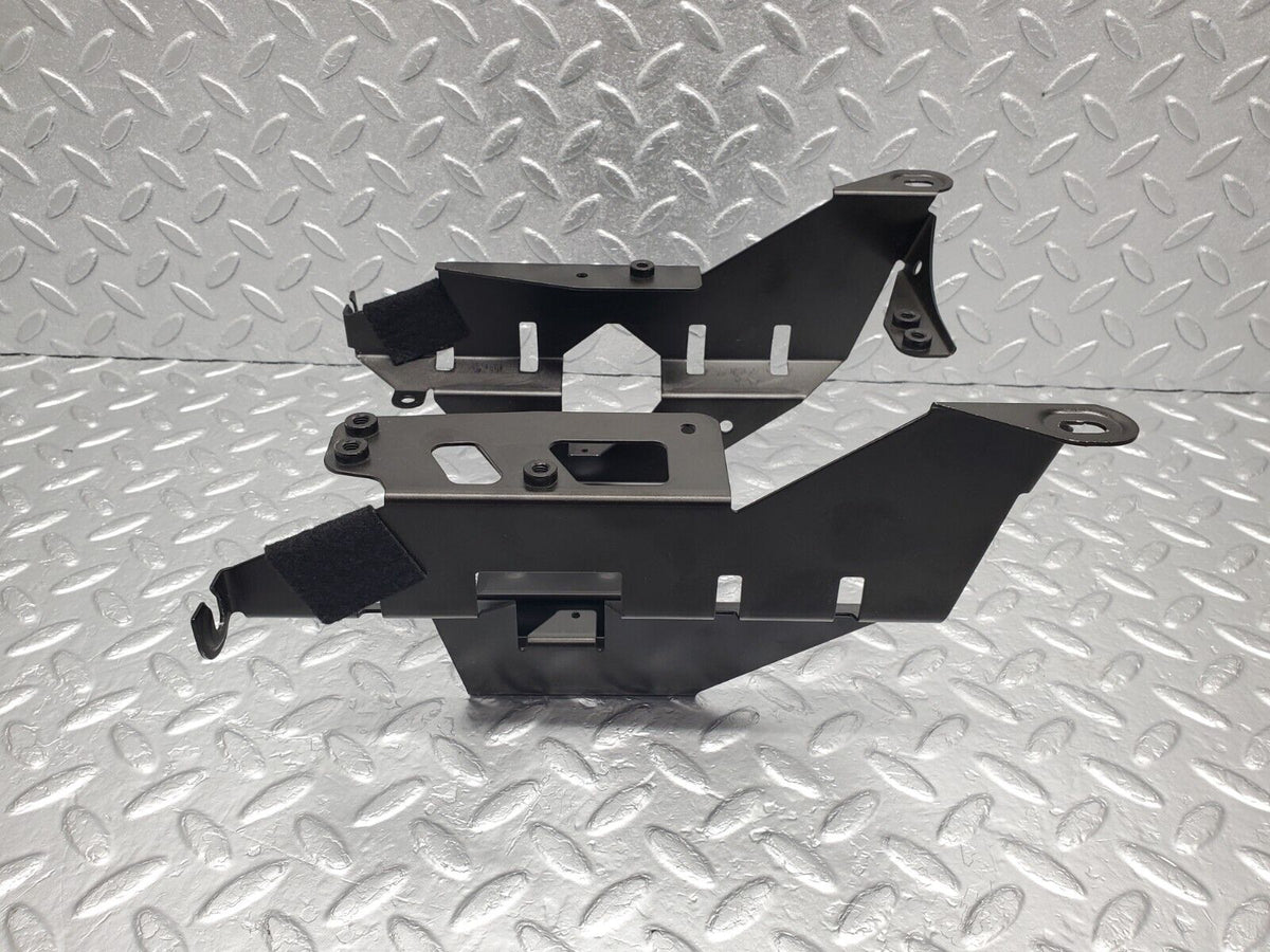 47993 Mercedes-Benz R230 350SL Coupe Control Module Bracket A2305453840