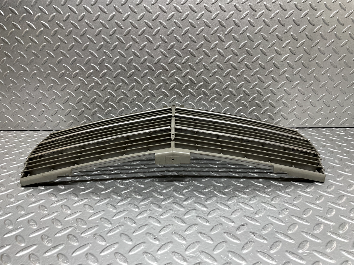 44249 Mercedes-Benz W123 280E Bonnet Grill A1238880923