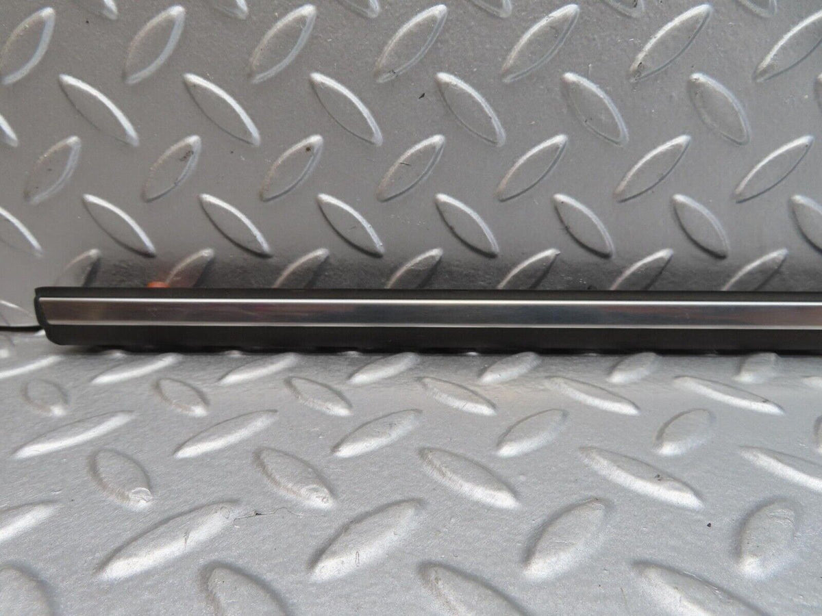 13445 Mercedes-Benz W123 200 Rear Right Door Centre Moulding Trim