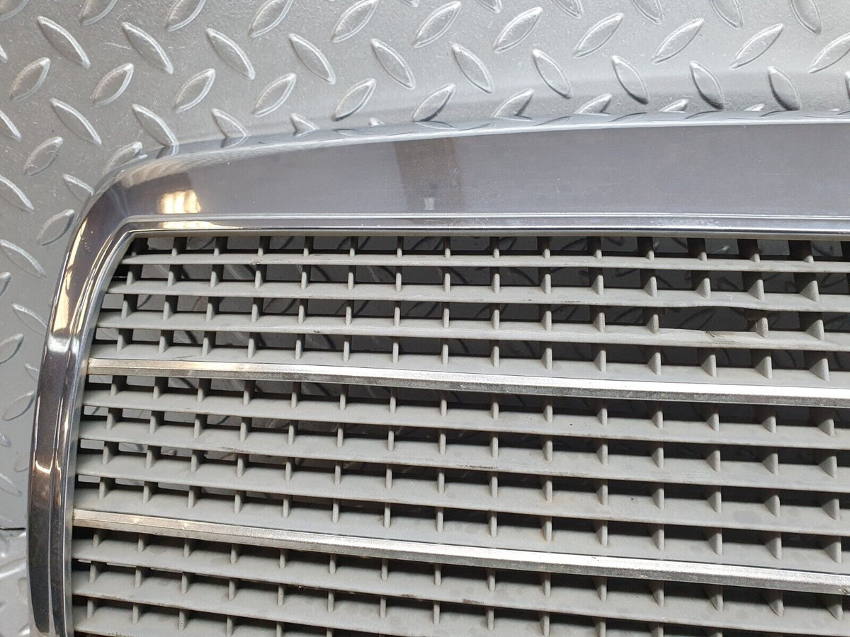 41221 Mercedes-Benz W126 300SE Bonnet Grill Chrome A1268880423