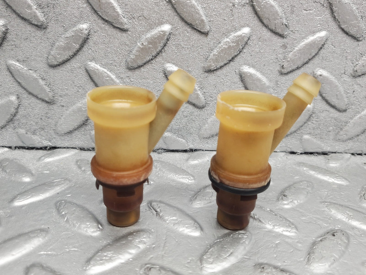 51051 Mercedes-Benz R107 380SL Fuel Injector Holder 2x