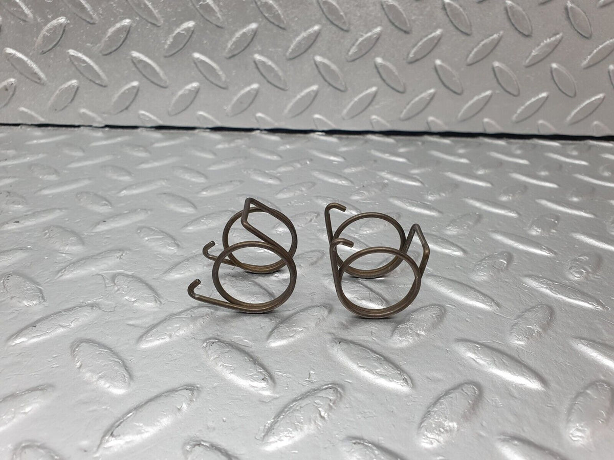 43363 Mercedes-Benz W108 280SE Valve Rocker Arm Retaining Spring