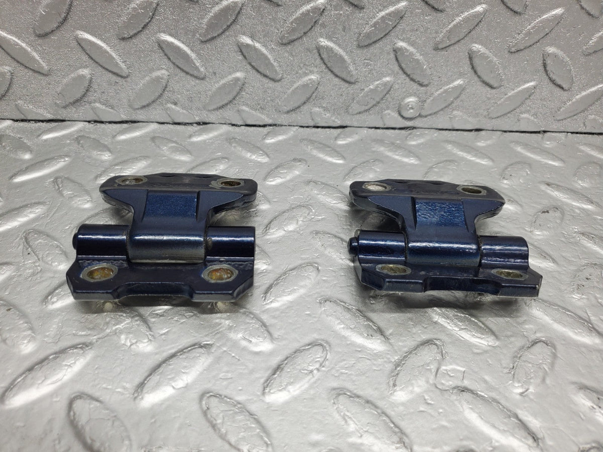 49187 Mercedes-Benz A124 320E Cabriolet Door Hinge Right Side