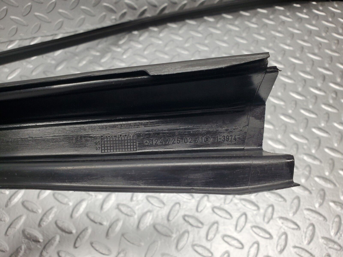 46250 Mercedes-Benz W124 280E Front Right Door Window Frame Trim A1247250271