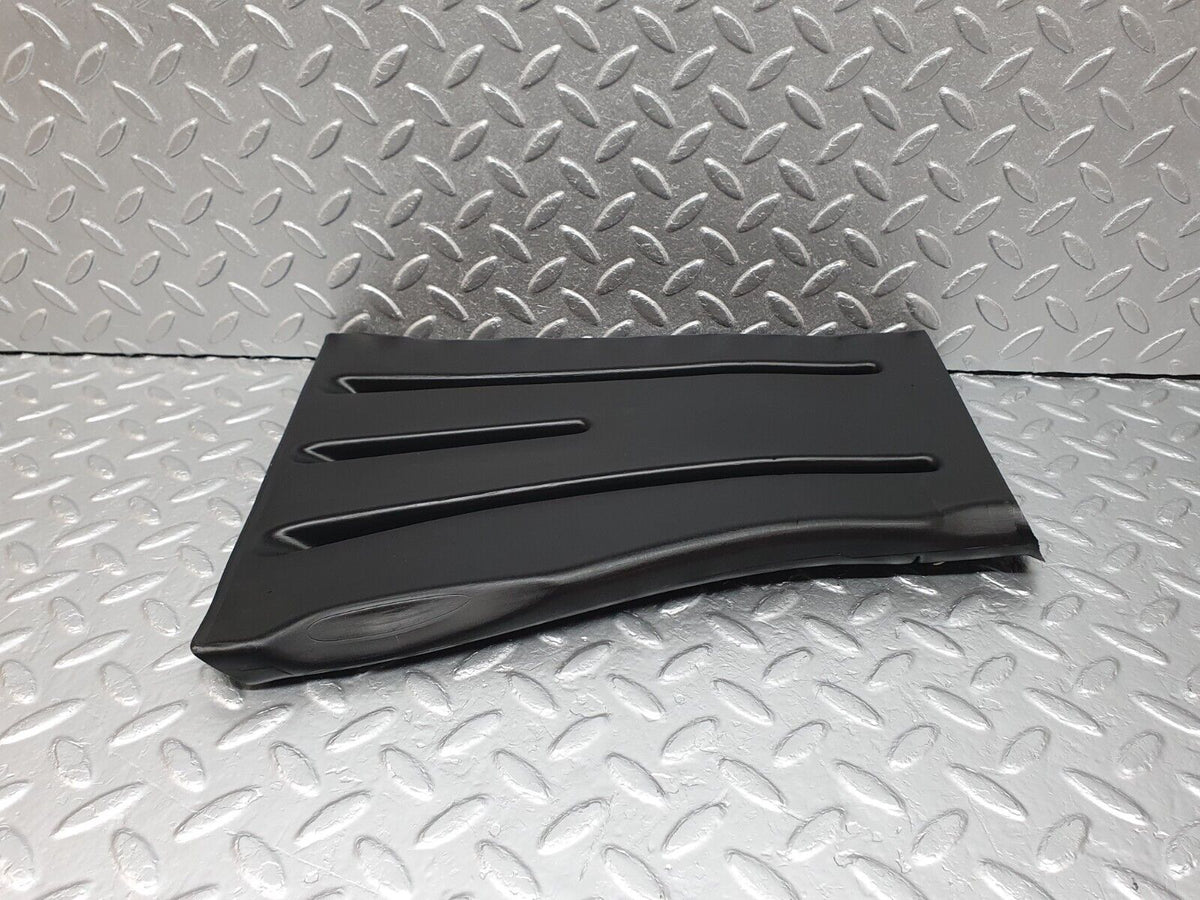 42084 Mercedes-Benz W202 C200 Rear Air Duct A2028310346