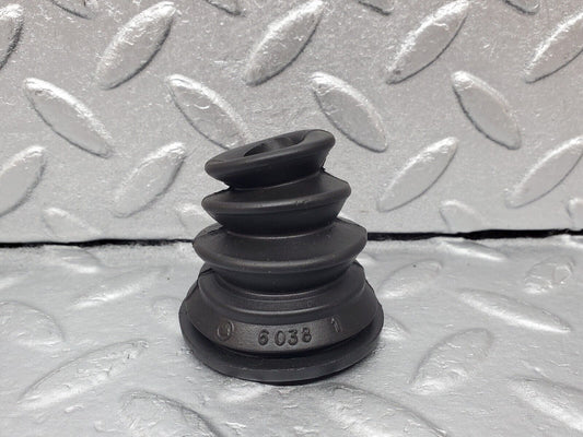 45851 Mercedes-Benz W126 420SE Brake Servo Vacuum Pipe Rubber Cover A1269971781