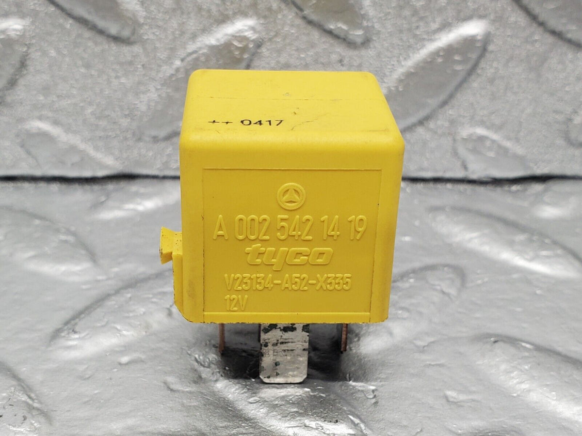 47886 Mercedes-Benz R230 350SL Coupe Multi Purpose Relay A0025421419