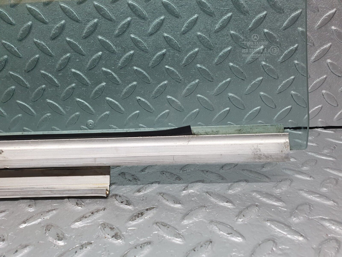 41123 Mercedes-Benz W126 300SE Rear Left Door Window Glass