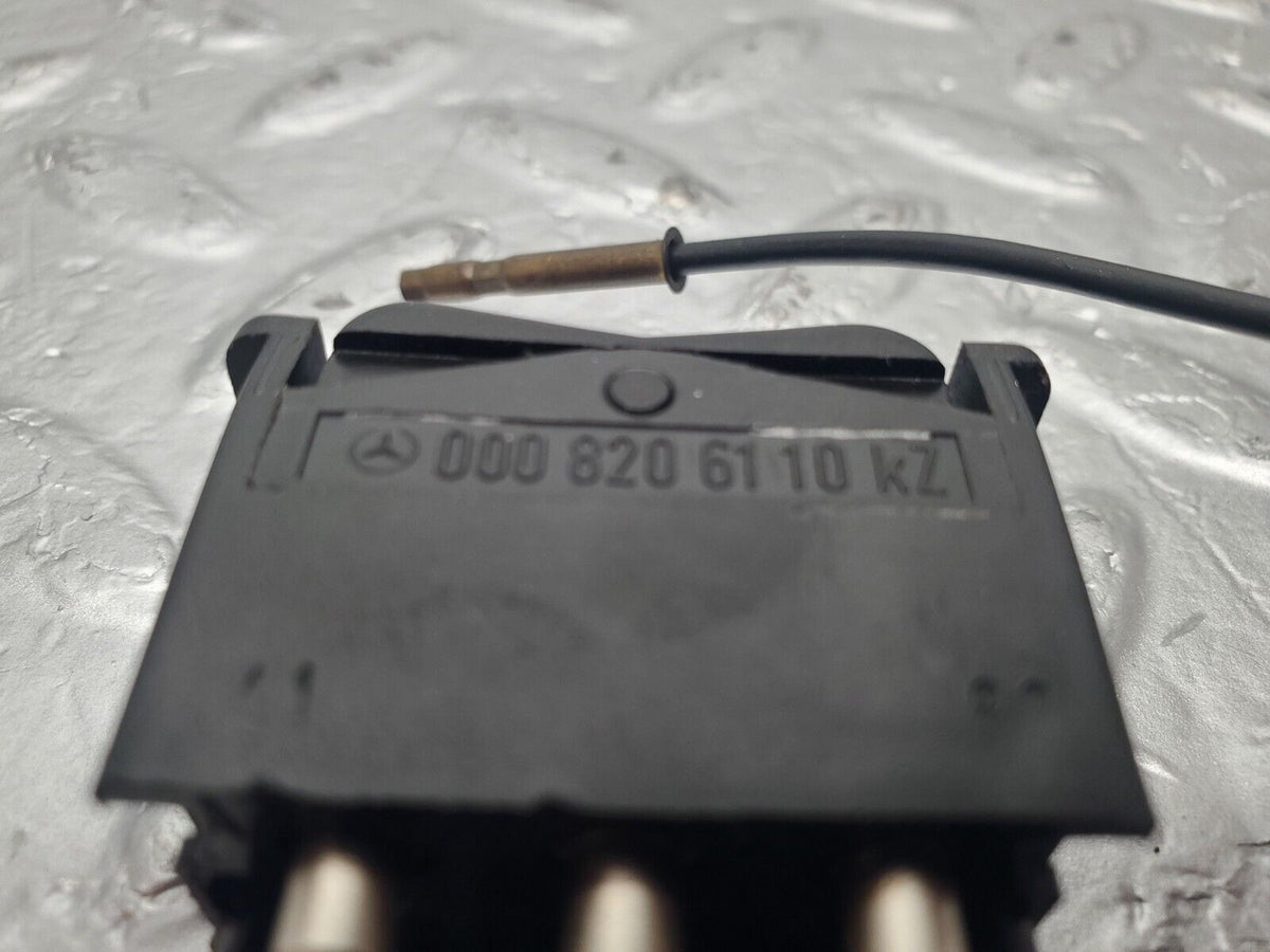 47340 Mercedes-Benz C126 500SEC Coupe Rear Windscreen Defroster Switch A0008206110