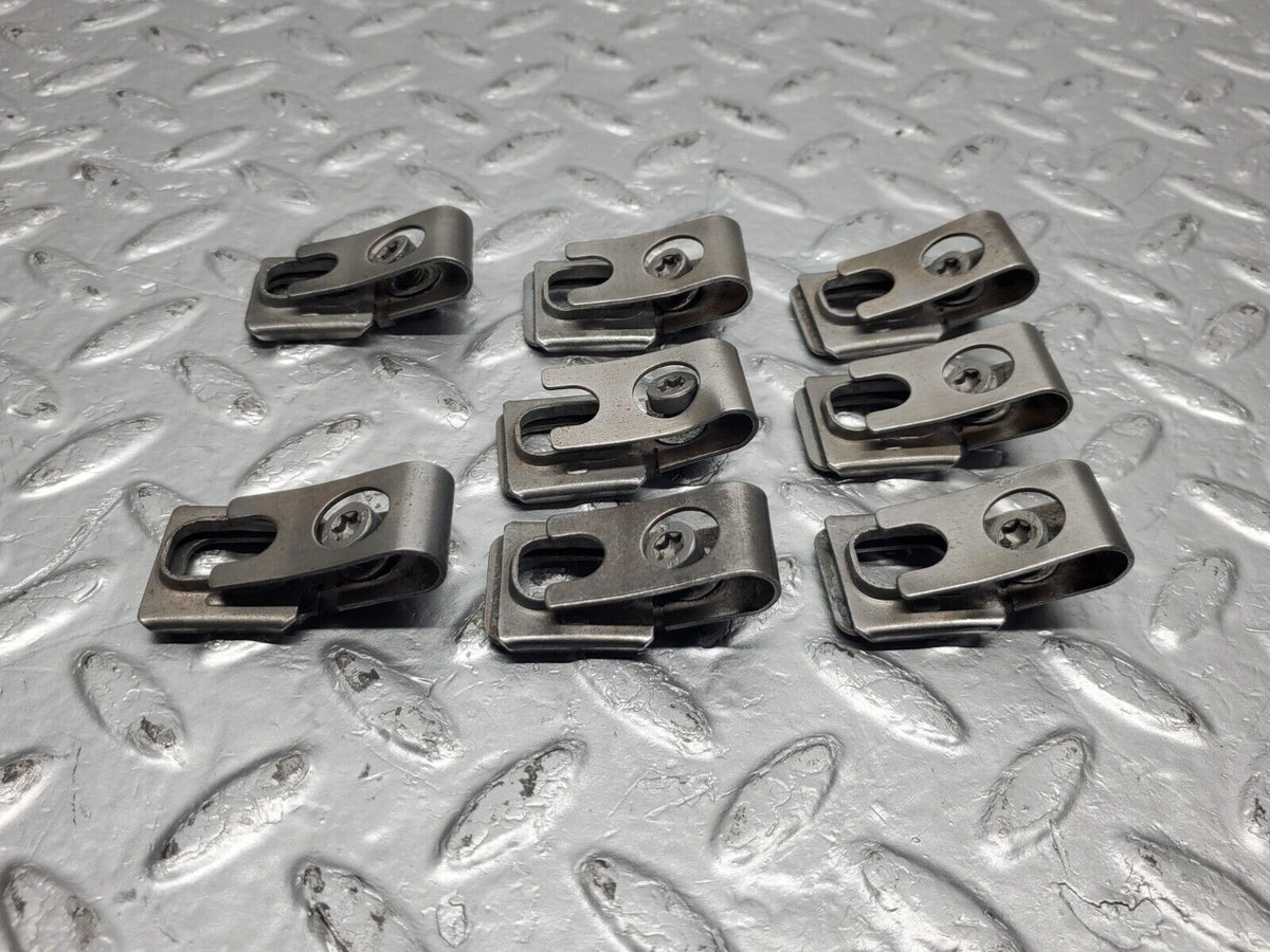 47409 Mercedes-Benz C126 500SEC Coupe Fuel Injector Bracket Holder Set