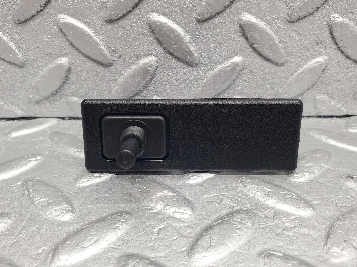 49654 Mercedes-Benz W126 Trunk Boot Light Switch A1158202511 A0008213152