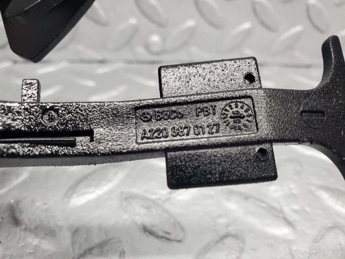 49562 Mercedes-Benz W220 Bonnet Lock Latch & Pull Handle A2208800364 A2208870127