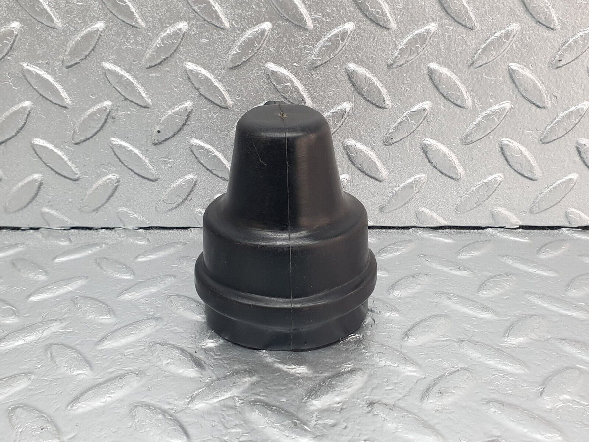 43415 Mercedes-Benz C126 380SEC Coupe Ignition Coil Protective Cap A0001581785