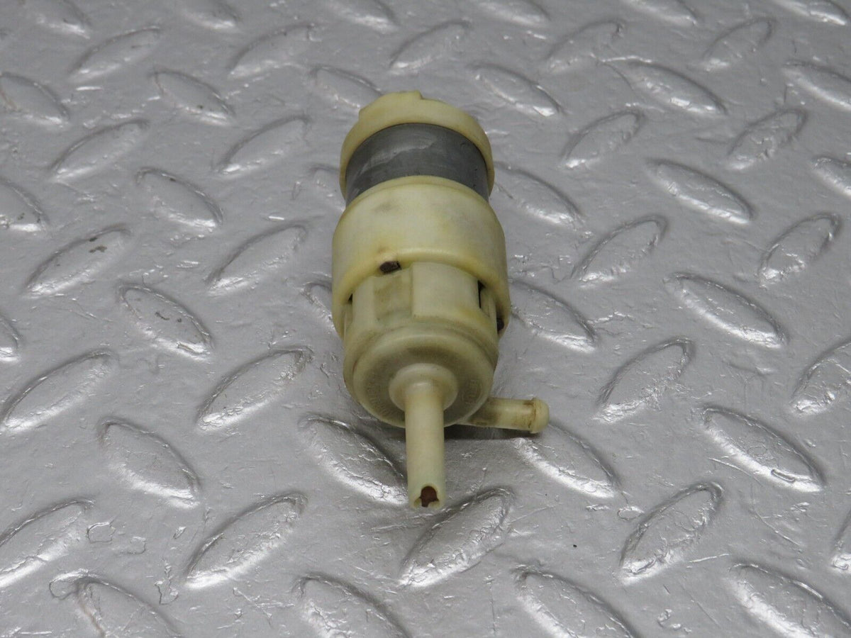40688 Mercedes-Benz W123 300D Windscreen Washer Pump Hella
