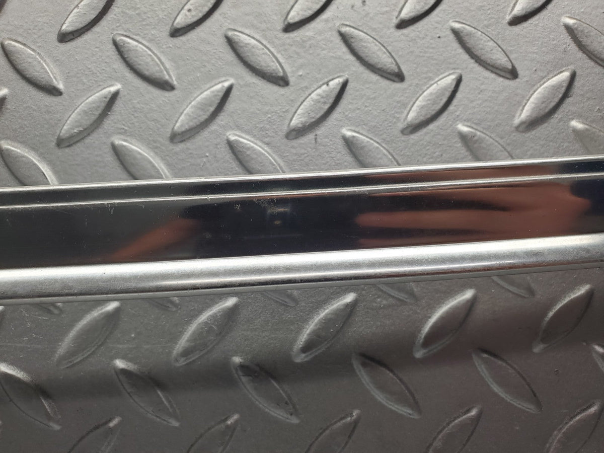 50171 Mercedes-Benz R107 SL Hardtop Windscreen Chrome Frame