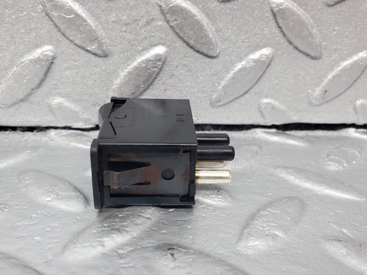 45653 Mercedes-Benz W126 420SE Interior Light Switch A0008205910