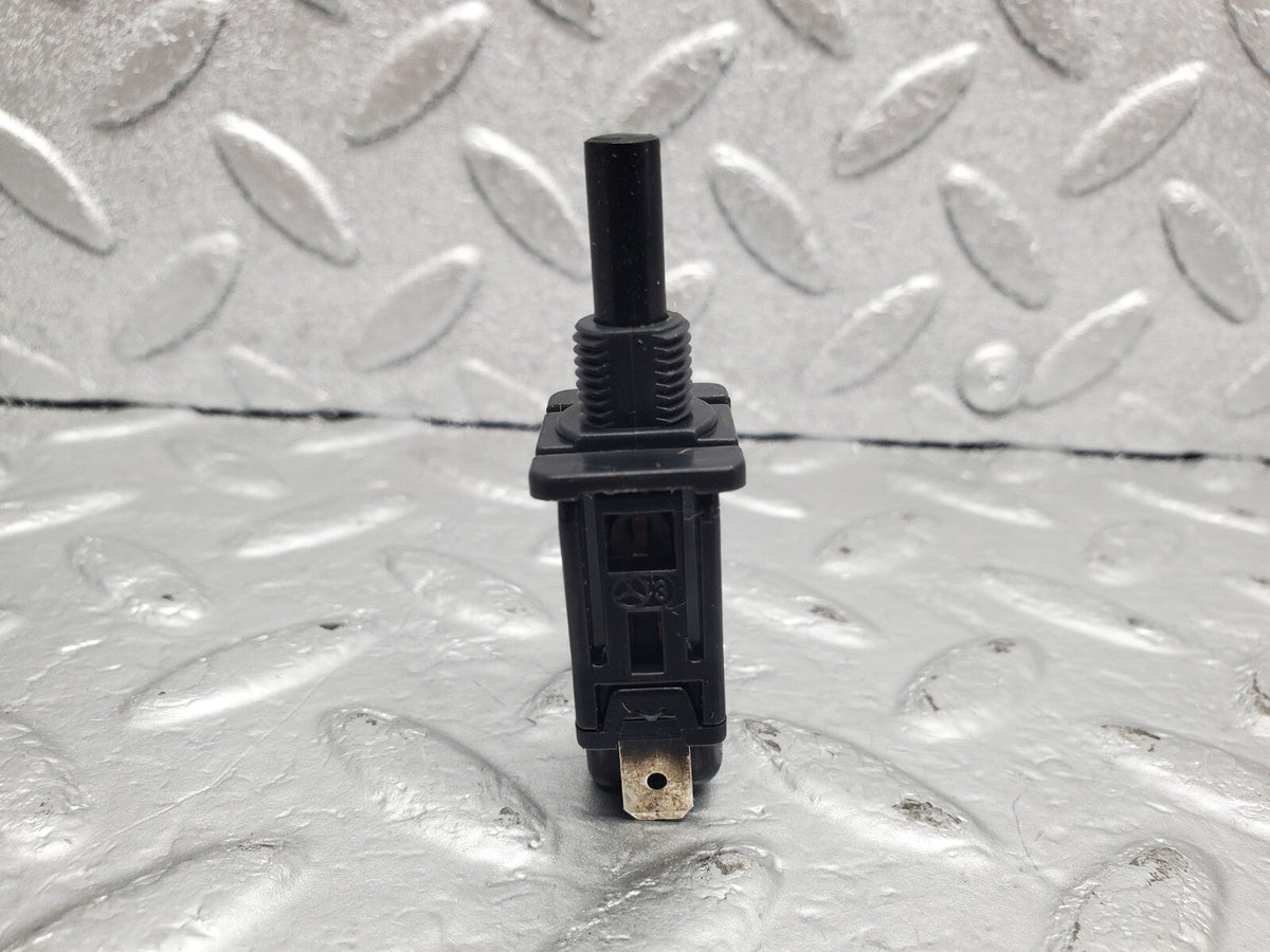 48739 Mercedes-Benz W123 Door Contact Switch A2018201110