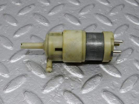 40688 Mercedes-Benz W123 300D Windscreen Washer Pump Hella