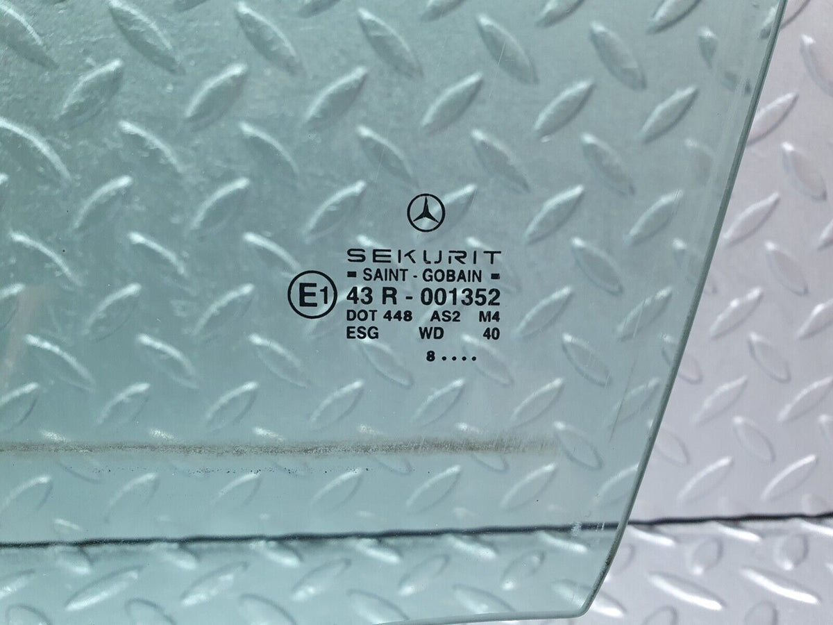 41994 Mercedes-Benz W202 C200 Front Left Door Window Glass