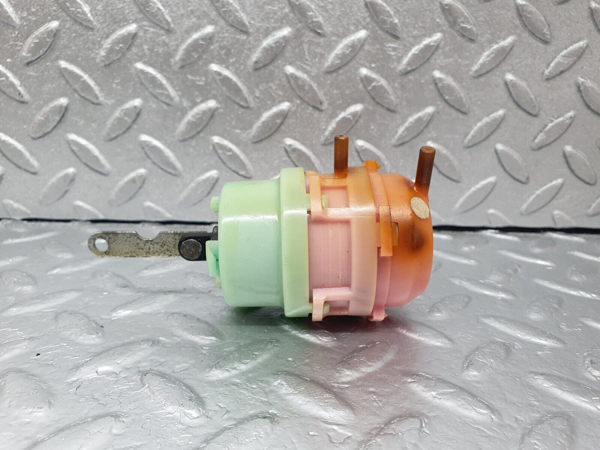 43539 Mercedes-Benz C126 380SEC Coupe Heater Box Vacuum Actuator 90.620.00.070