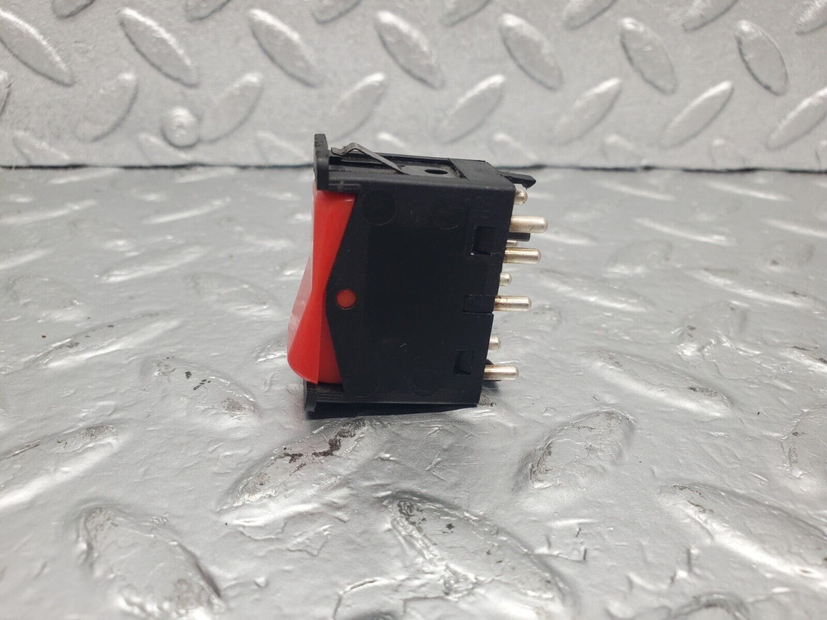 47372 Mercedes-Benz C126 500SEC Coupe Hazard Warning Light Switch A0008209010