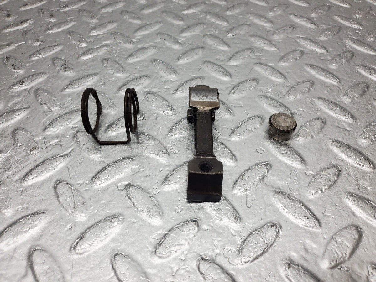48876 Mercedes-Benz W108 Valve Rocker Arm With Retaining Spring & Tappet