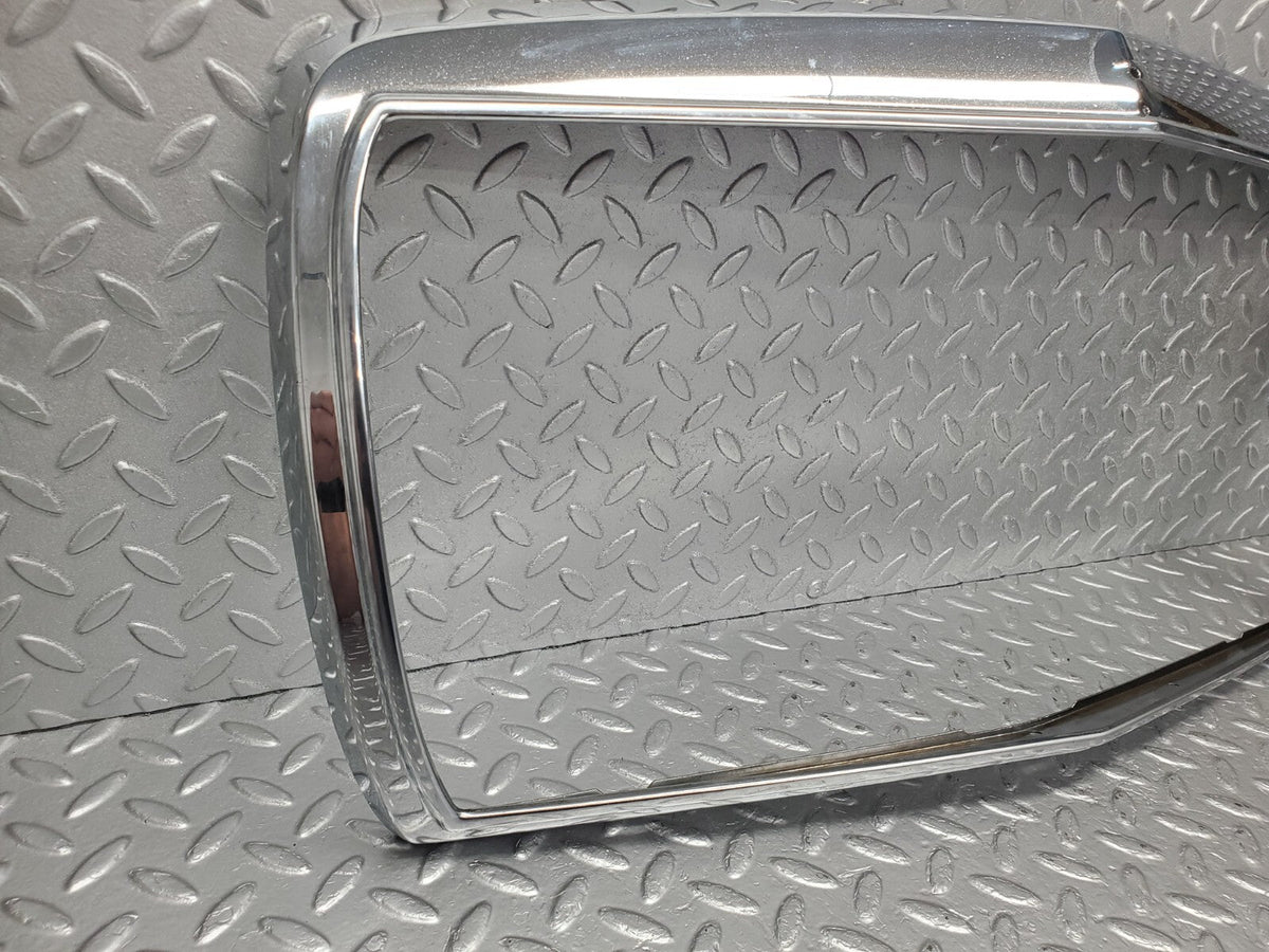 48753 Mercedes-Benz W123 Bonnet Grill Chrome Frame