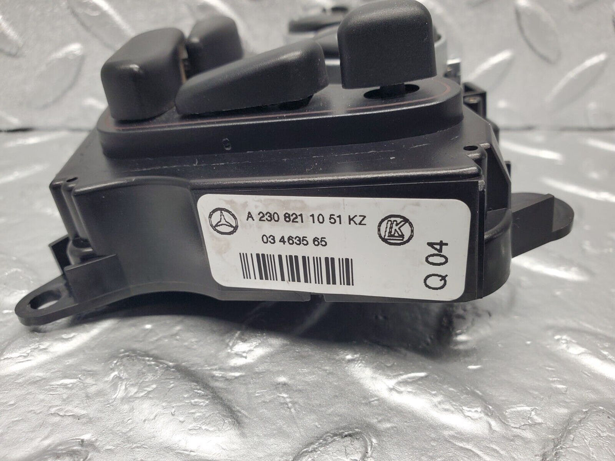 47671 Mercedes-Benz R230 350SL Coupe Electric Seat Switch Control Unit Right A2308211051